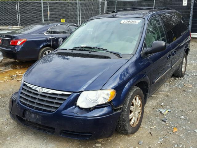 2C8GP54L95R567864 - 2005 CHRYSLER TOWN & COU BLUE photo 2