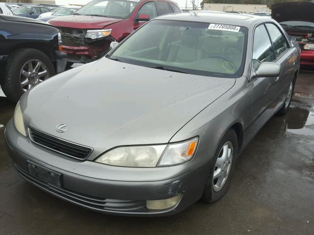 JT8BF28G3X5065005 - 1999 LEXUS ES 300 GRAY photo 2