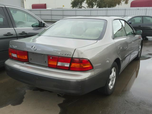 JT8BF28G3X5065005 - 1999 LEXUS ES 300 GRAY photo 4