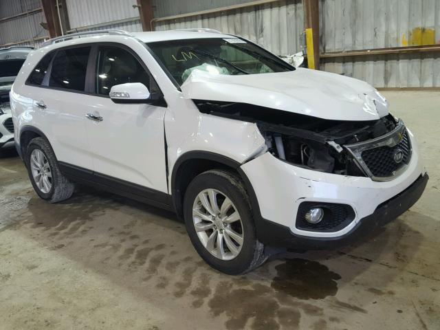 5XYKU4A15BG004280 - 2011 KIA SORENTO EX WHITE photo 1