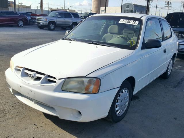 KMHCG35C31U079988 - 2001 HYUNDAI ACCENT GS WHITE photo 2