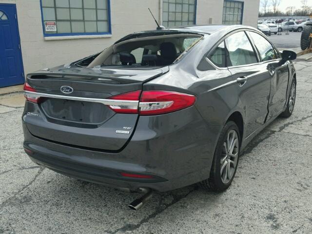 3FA6P0HD8HR269006 - 2017 FORD FUSION SE GRAY photo 4