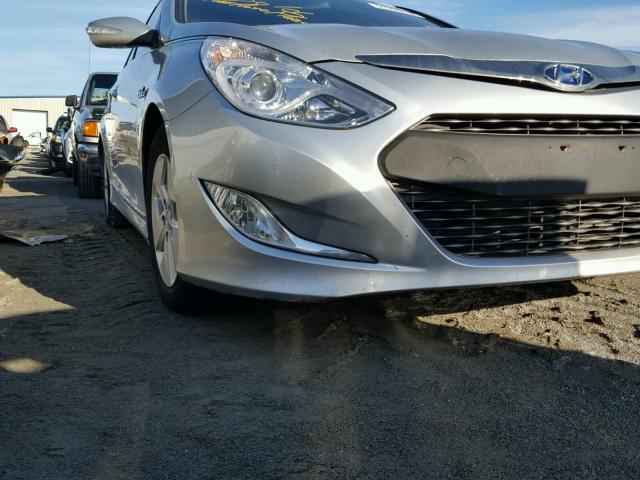 KMHEC4A47BA001547 - 2011 HYUNDAI SONATA HYB SILVER photo 9