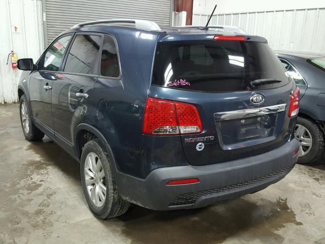 5XYKT4A27BG084032 - 2011 KIA SORENTO BA BLUE photo 3