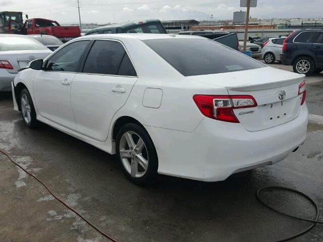 4T1BF1FK5CU551894 - 2012 TOYOTA CAMRY BASE WHITE photo 3