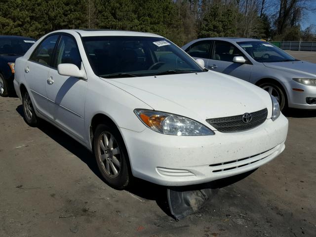 4T1BF30K22U014547 - 2002 TOYOTA CAMRY LE WHITE photo 1