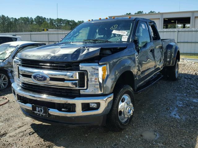 1FT8W3DT8HEB32803 - 2017 FORD F350 SUPER GRAY photo 2