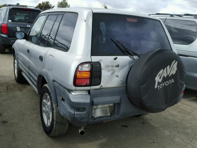 JT3GP10VXW7028050 - 1998 TOYOTA RAV4 SILVER photo 3