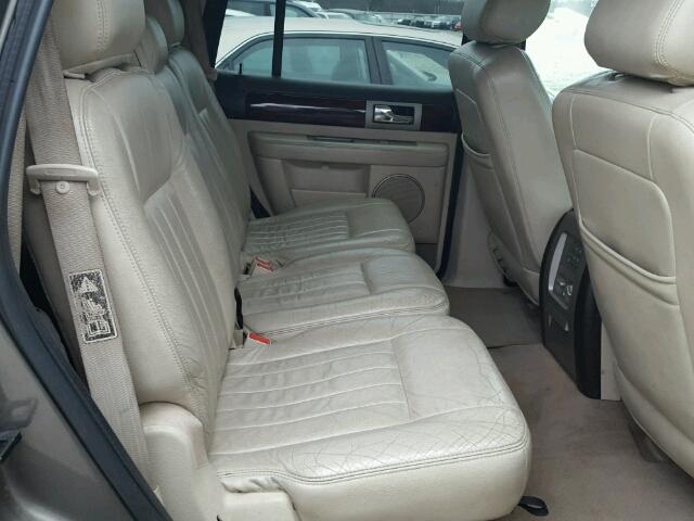 5LMFU28RX3LJ07226 - 2003 LINCOLN NAVIGATOR BROWN photo 6