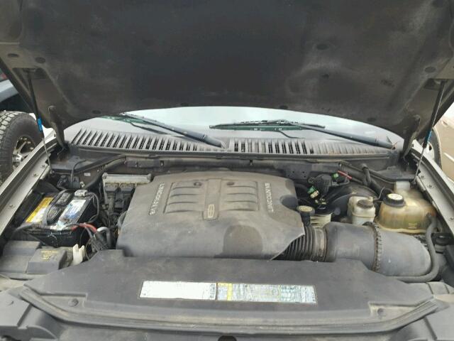 5LMFU28RX3LJ07226 - 2003 LINCOLN NAVIGATOR BROWN photo 7