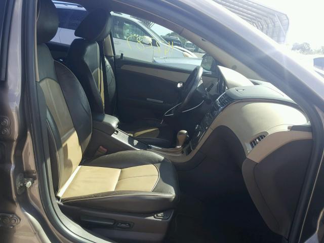 1G1ZE5E1XBF175873 - 2011 CHEVROLET MALIBU LTZ 棕色 照片 5