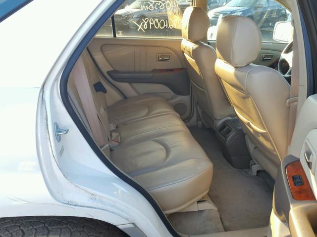 JTJHF10U710182661 - 2001 LEXUS RX 300 WHITE photo 6