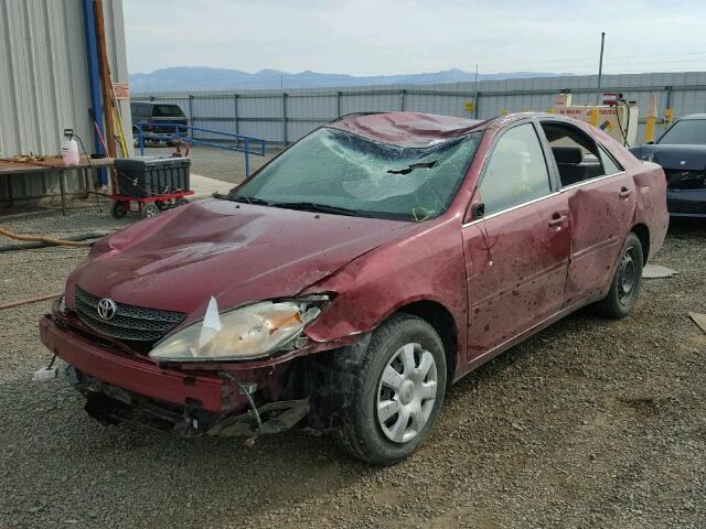 JTDBE32K720124358 - 2002 TOYOTA CAMRY LE RED photo 2