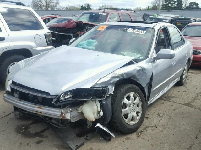 1HGCG566X2A053773 - 2002 HONDA ACCORD EX SILVER photo 2