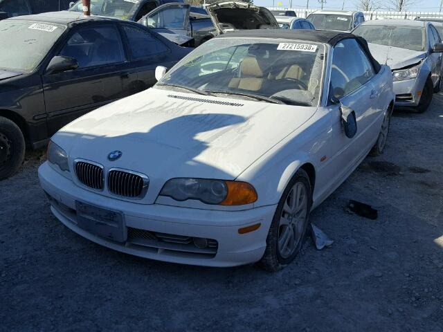 WBABS53462JU92381 - 2002 BMW 330 CI WHITE photo 2