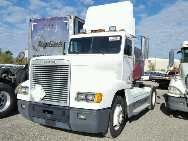 1FUWDMDA9YPF77827 - 2000 FREIGHTLINER CONVENTION WHITE photo 2