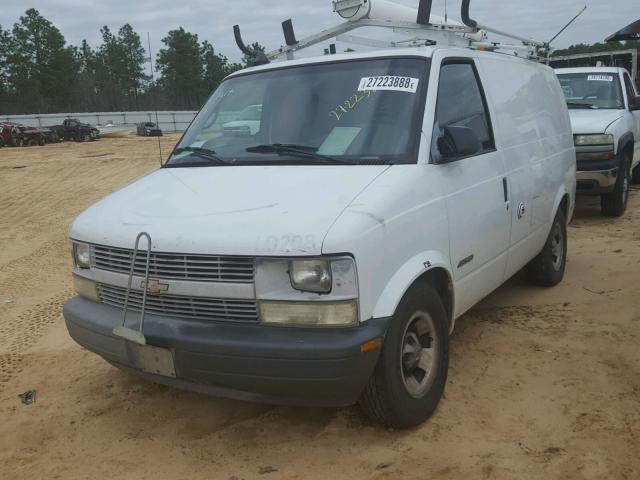 1GCDM19X32B135931 - 2002 CHEVROLET ASTRO WHITE photo 2