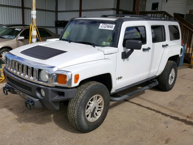 5GTDN136568157261 - 2006 HUMMER H3 WHITE photo 2