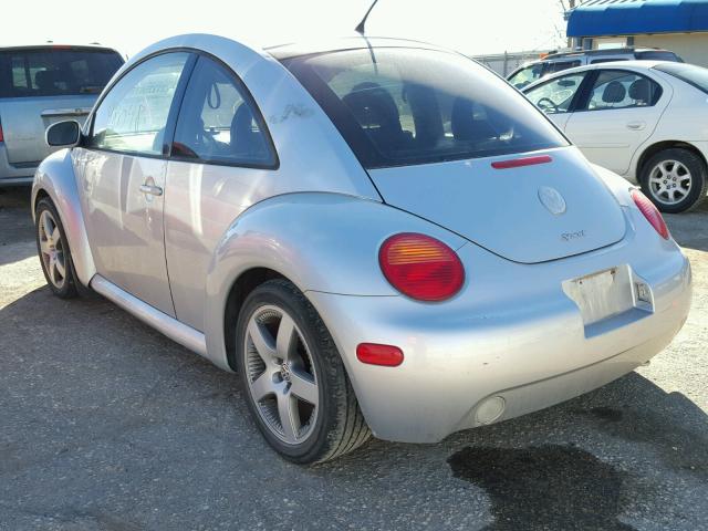 3VWED21C72M443743 - 2002 VOLKSWAGEN NEW BEETLE 银色 照片 3