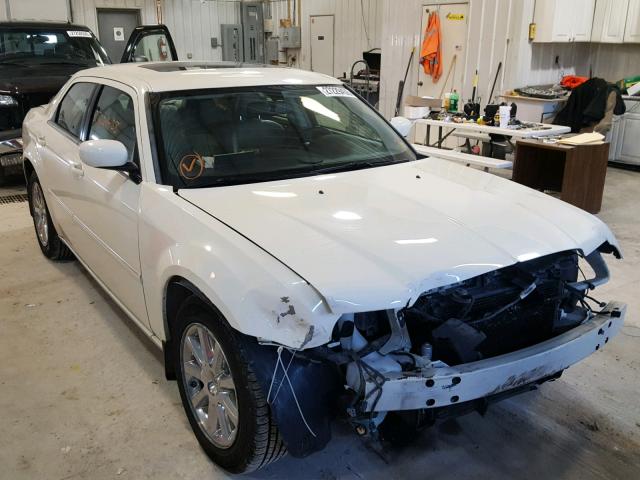 2C3KA53G07H683498 - 2007 CHRYSLER 300 TOURIN WHITE photo 1