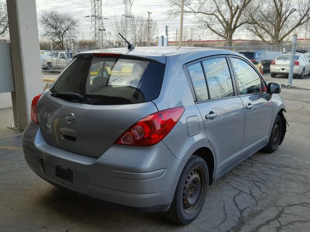 3N1BC13E87L366950 - 2007 NISSAN VERSA S GRAY photo 4