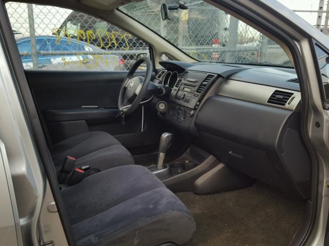 3N1BC13E87L366950 - 2007 NISSAN VERSA S GRAY photo 5