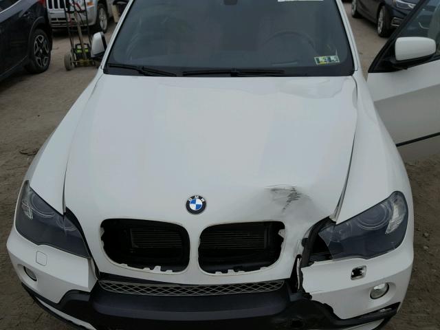 5UXFE835X9L168689 - 2009 BMW X5 XDRIVE4 WHITE photo 7