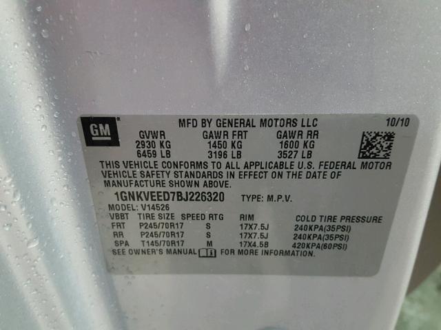 1GNKVEED7BJ226320 - 2011 CHEVROLET TRAVERSE L SILVER photo 10