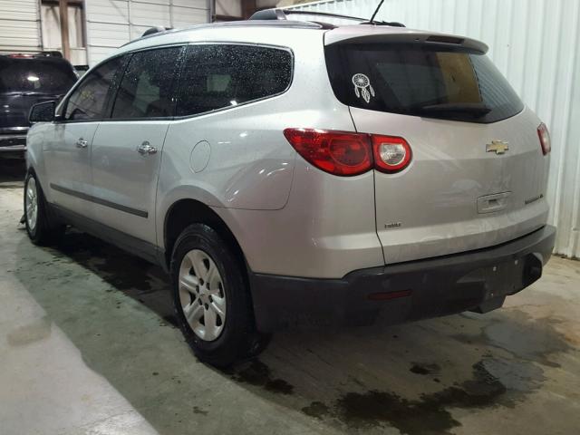 1GNKVEED7BJ226320 - 2011 CHEVROLET TRAVERSE L SILVER photo 3