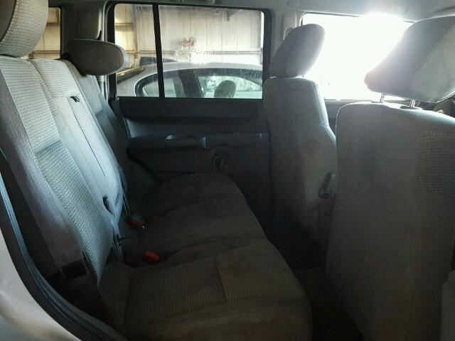 1J8HG48K06C231749 - 2006 JEEP COMMANDER SILVER photo 6