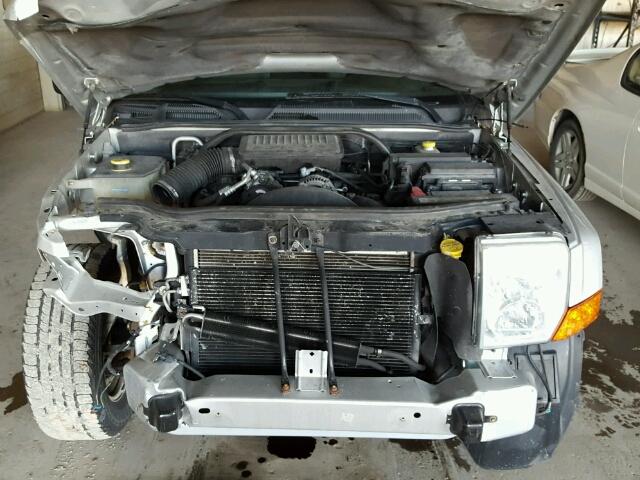 1J8HG48K06C231749 - 2006 JEEP COMMANDER SILVER photo 7