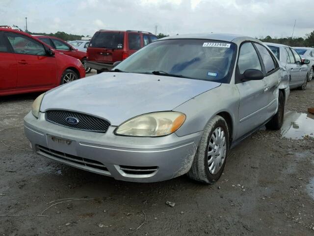 1FAFP53U25A281453 - 2005 FORD TAURUS SE SILVER photo 2