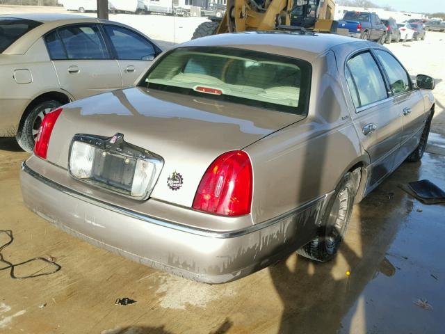 1LNHM81W62Y667079 - 2002 LINCOLN TOWN CAR E BEIGE photo 4