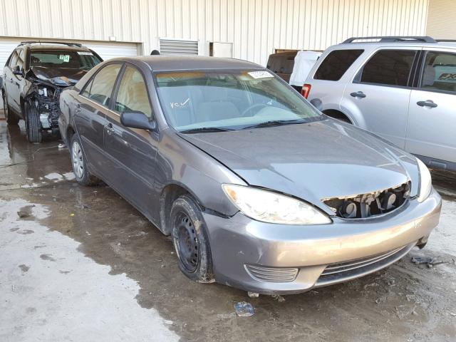 4T1BE32K25U970504 - 2005 TOYOTA CAMRY LE GRAY photo 1