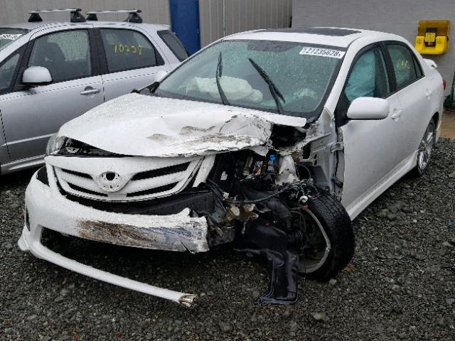 5YFBU4EE3DP142749 - 2013 TOYOTA COROLLA BA WHITE photo 2