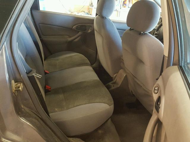 1FAFP34374W124075 - 2004 FORD FOCUS SE C GRAY photo 6