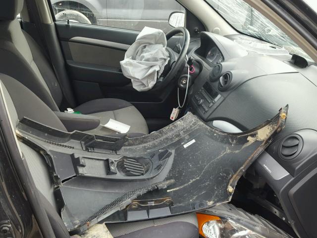 KL1TD6DE4AB127714 - 2010 CHEVROLET AVEO LS BLACK photo 5