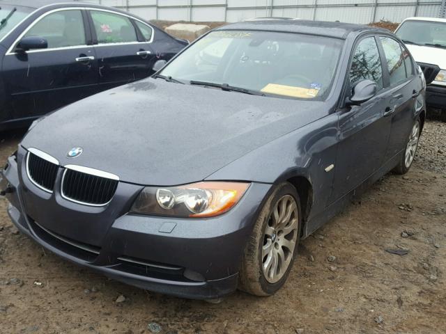 WBAVC93588K038579 - 2008 BMW 328 XI GRAY photo 2