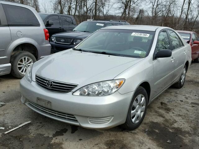 4T1BE32K85U387029 - 2005 TOYOTA CAMRY LE SILVER photo 2