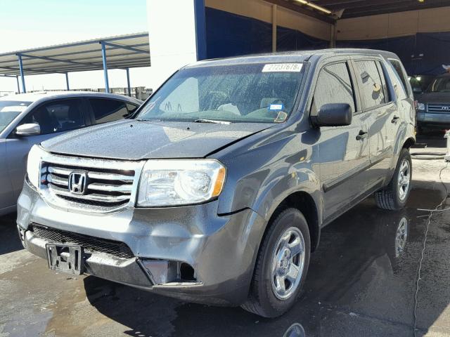 5FNYF3H23CB009256 - 2012 HONDA PILOT LX GRAY photo 2