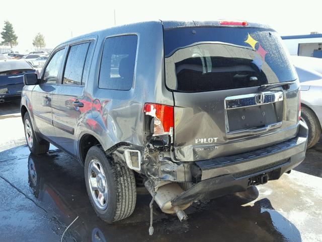 5FNYF3H23CB009256 - 2012 HONDA PILOT LX GRAY photo 3