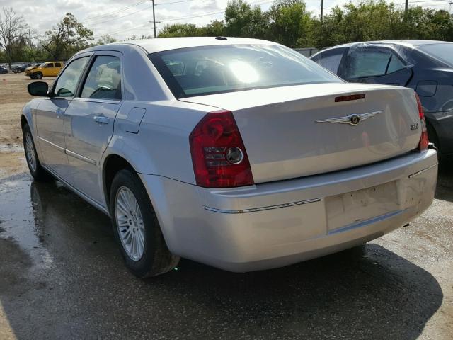 2C3CA5CV7AH309089 - 2010 CHRYSLER 300 TOURIN SILVER photo 3