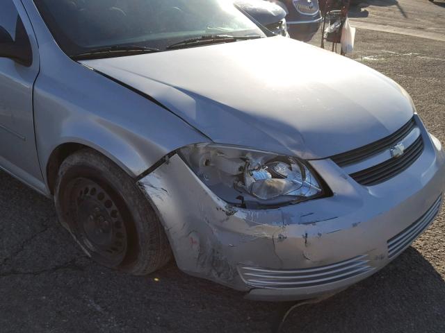 1G1AK52F657540988 - 2005 CHEVROLET COBALT SILVER photo 9