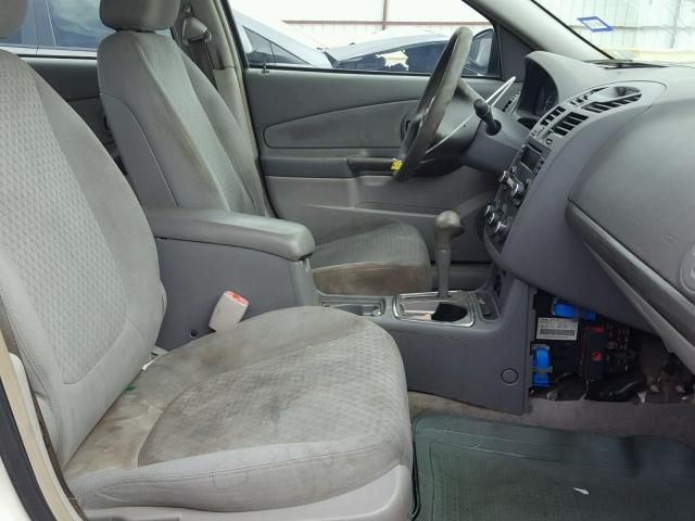 1G1ZS518X6F137111 - 2006 CHEVROLET MALIBU LS WHITE photo 5