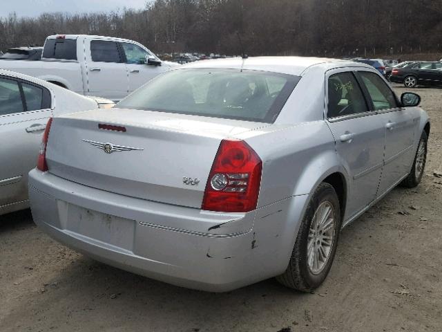 2C3LA53GX8H121789 - 2008 CHRYSLER 300 TOURIN SILVER photo 4