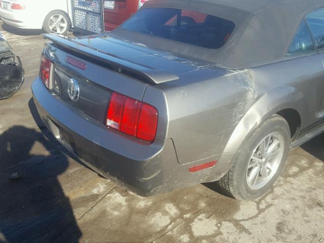 1ZVFT84N555233126 - 2005 FORD MUSTANG GRAY photo 9