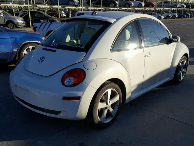 3VWFW31C48M523255 - 2008 VOLKSWAGEN NEW BEETLE WHITE photo 4