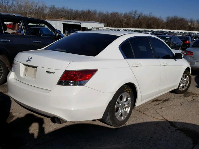 JHMCP26478C053205 - 2008 HONDA ACCORD LXP WHITE photo 4