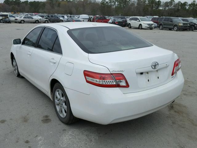 4T1BF3EK6BU755745 - 2011 TOYOTA CAMRY BASE WHITE photo 3