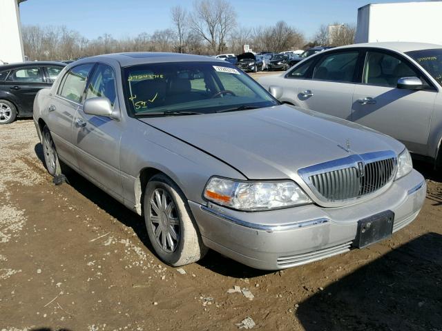 1LNHM82V76Y639268 - 2006 LINCOLN TOWN CAR S SILVER photo 1